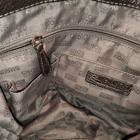 Michael Kors Jet Set Tote - Picture 3 of 4